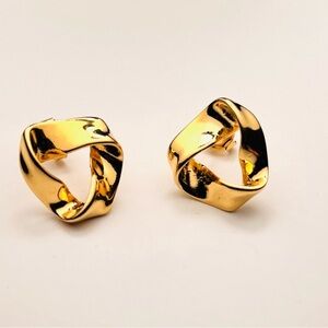 One of a kind, gorgeous studs